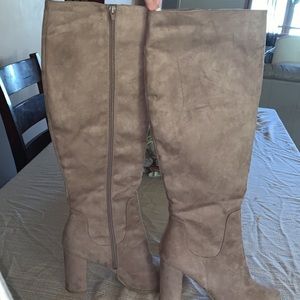 Under the knee boots